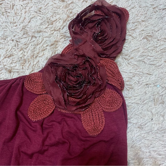 vintage agaci rosette top gently used *small stain on rose pictured* - Picture 2 of 4